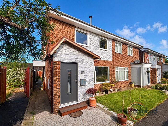 1 Bedroom Flat For Sale In Hilton Road, Canvey Island, SS8