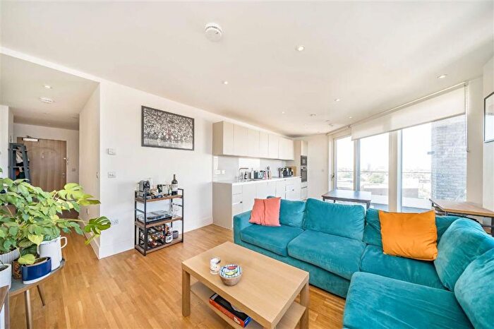 2 Bedroom Flat To Rent In Brixton Hill, Brixton Hill, SW2