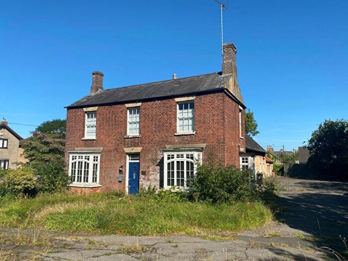 9 Bedroom Detached House For Sale In High Sreet, Thurlby, PE10