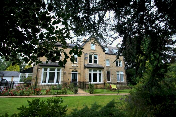 2 Bedroom Apartment To Rent In Old Park Court, Old Park Road, Roundhay, Leeds, LS8