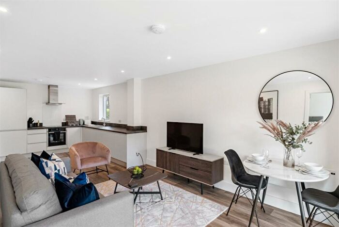 1 Bedroom Apartment To Rent In Water Street, Cambridge, CB4