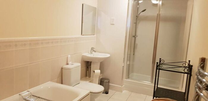 2 Bedroom Apartment To Rent In Park Central, B15