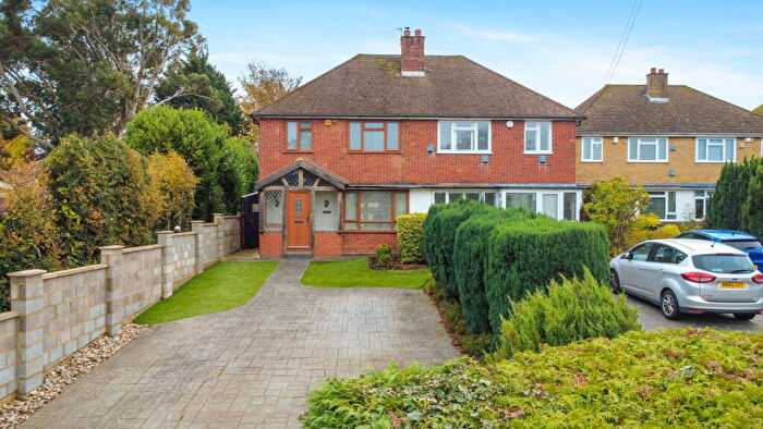 3 Bedroom Semi-Detached House For Sale In Brighton Road, Lower Kingswood, Tadworth, KT20