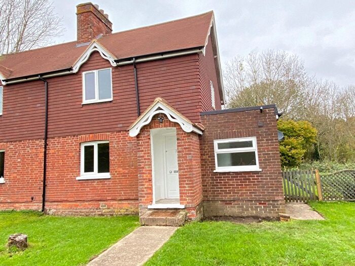 3 Bedroom Semi-Detached House To Rent In London Road, Southborough, Tunbridge Wells, Kent, TN4