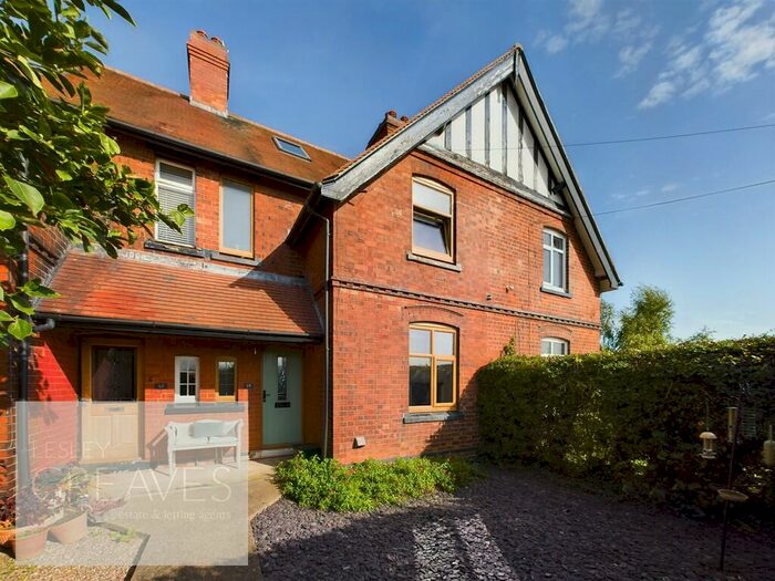 2 Bedroom Cottage For Sale In Stoke Lane, Stoke Bardolph, Burton Joyce, NG14