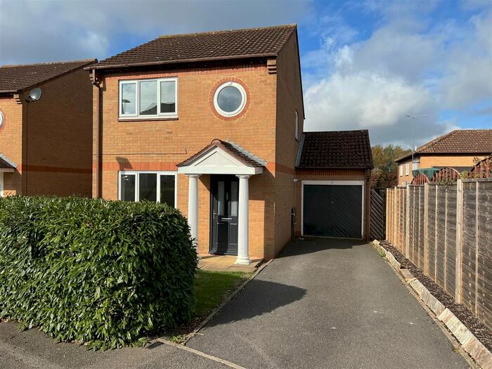 3 Bedroom Property To Rent In Eddington Court, Emerson Valley, Milton Keynes, MK4