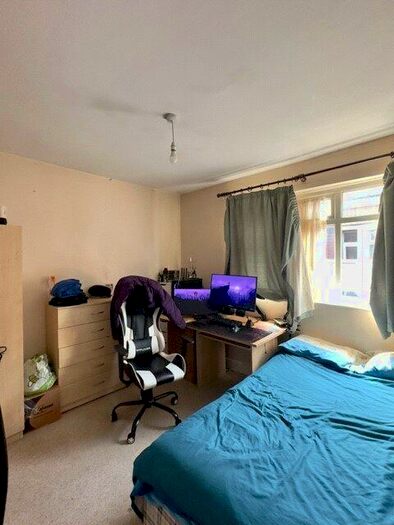 5 Bedroom End Of Terrace House To Rent In Southampton, Hampshire, SO15