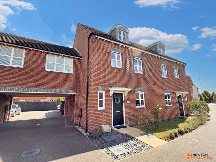 4 Bedroom Semi Detached House For Sale In Usbourne Way, Ibstock, LE67