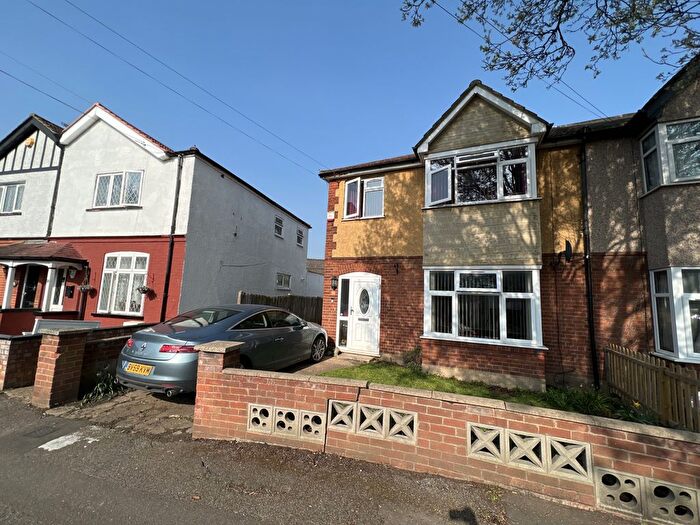 3 Bedroom Semi-detached House For Sale In St. Anselms Road, Hayes, UB3
