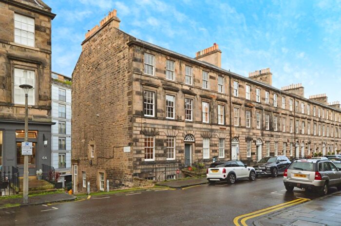2 Bedroom Flat To Rent In Cumberland Street, New Town, Edinburgh, EH3