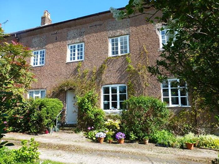 2 Bedroom Flat For Sale In Orchard Lane, Puddington, Neston, CH64