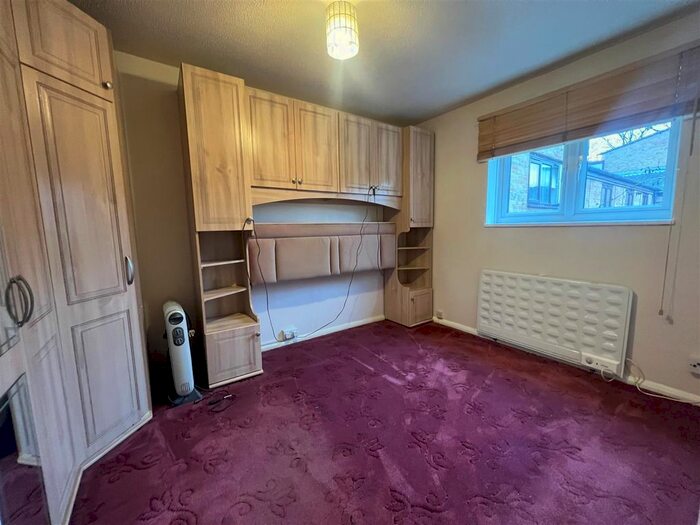 1 Bedroom Flat To Rent In Woodburn Close, London, NW4
