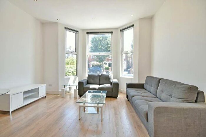 2 Bedroom Flat To Rent In Minster Road, West Hampstead, London, NW2