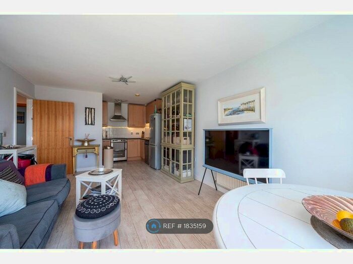 1 Bedroom Flat To Rent In Scott Avenue, London, SW15