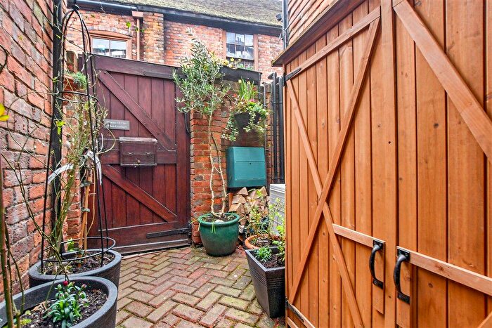 3 Bedroom Property For Sale In High Street, Tenterden, Kent, TN30