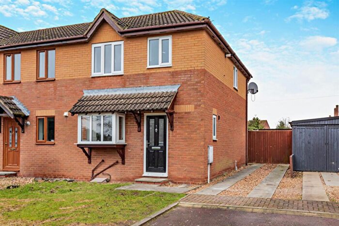 3 Bedroom House To Rent In Faraday Court, Thrapston, NN14