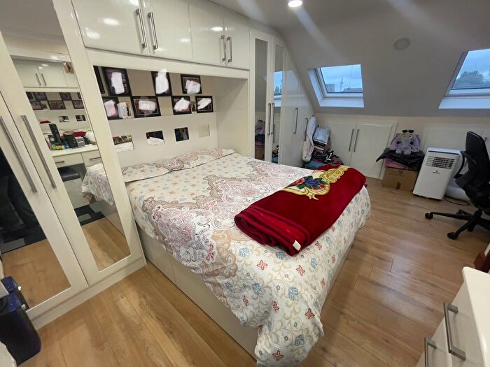 5 Bedroom Semi-Detached House To Rent In Penbury Road, Southall, Greater London, UB2
