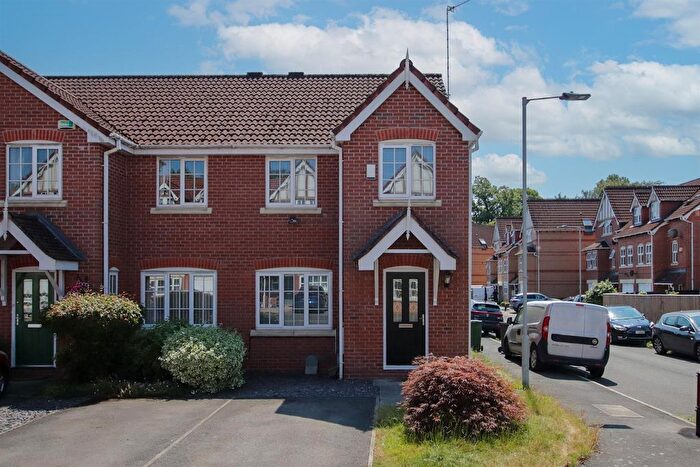 3 Bedroom End Of Terrace House For Sale In Alberbury Road, Timperley, WA15