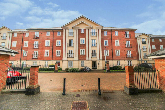 2 Bedroom Apartment To Rent In Brunel Crescent, Swindon, SN2