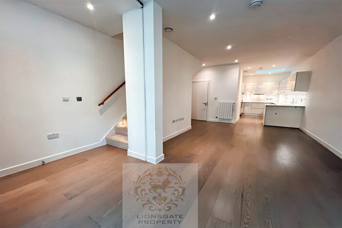 3 Bedroom Property To Rent In Tizzard Grove, London, SE3