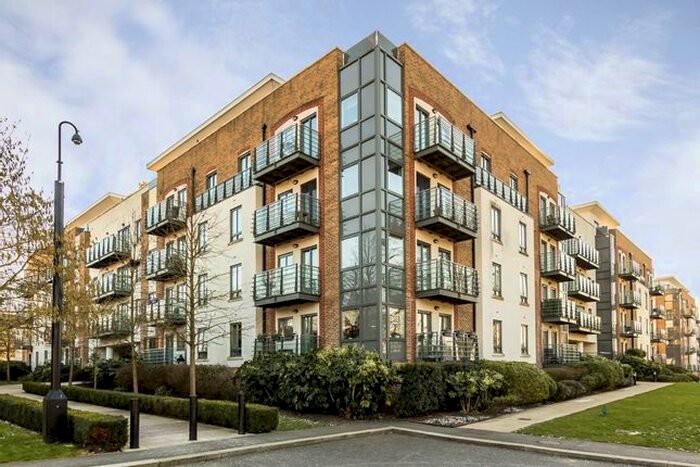 2 Bedroom Flat To Rent In Holford Way, London, SW15
