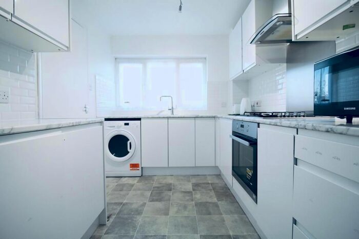 2 Bedroom Flat To Rent In Hazelmere Road, Northolt UB5
