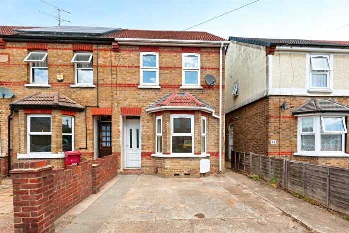 3 Bedroom Terraced House To Rent In Montague Road, Slough, Berkshire, SL1