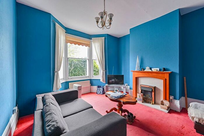 4 Bedroom Terraced House For Sale In Portland Grove, Stockwell, London, SW8
