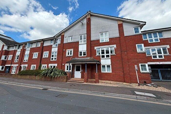2 Bedroom Flat To Rent In Acland Road, Exeter, EX4