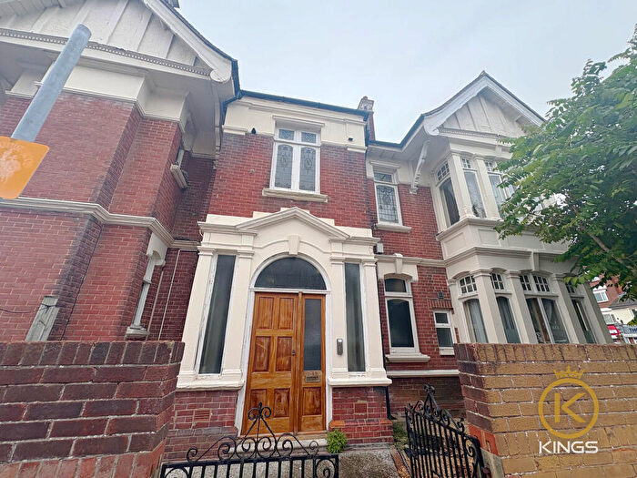 2 Bedroom Flat To Rent In London Road, PO2