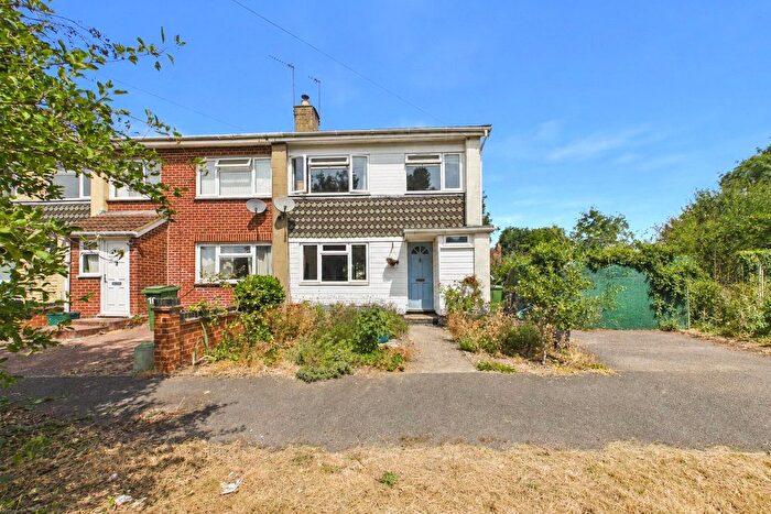 3 Bedroom End Terrace House For Sale In Meadow Way, Theale, Reading, Berkshire, RG7