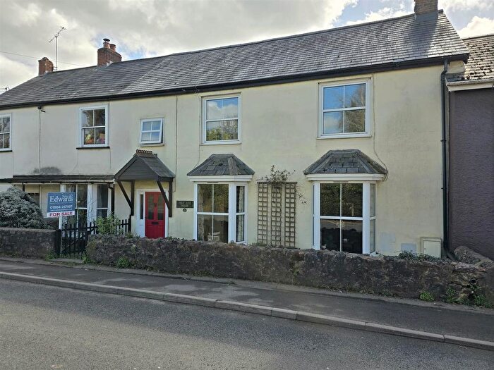 4 Bedroom Terraced House For Sale In High Street, Halberton, Tiverton, EX16