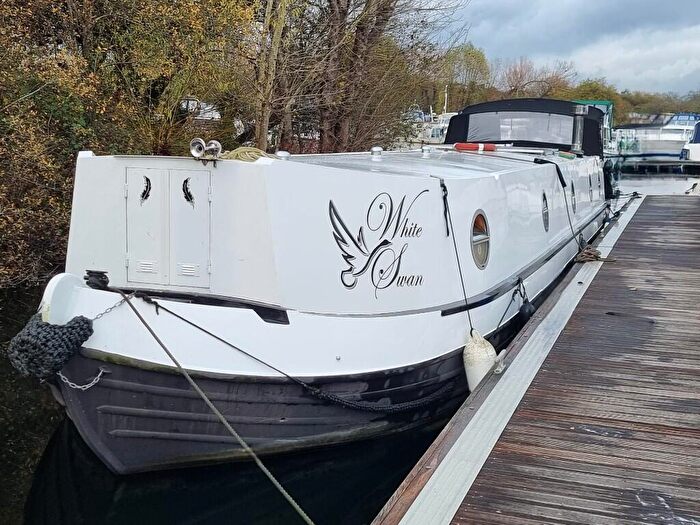 2 Bedroom House Boat For Sale In Monkey Island Lane, Maidenhead, Berkshire, SL6