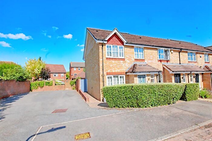 3 Bedroom End Of Terrace House For Sale In Beaver Road, Allington, Kent, ME16