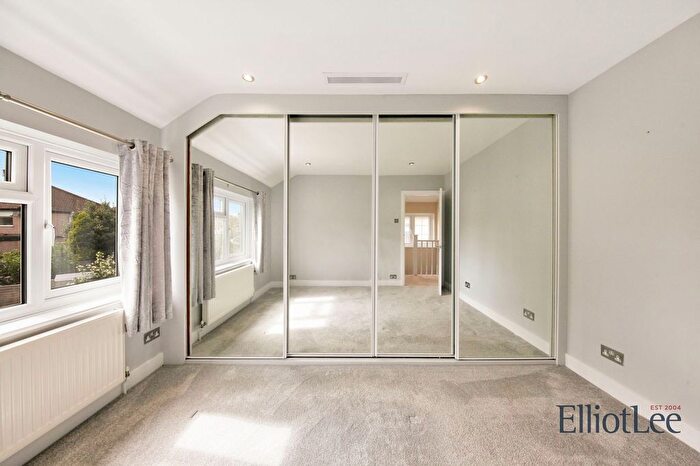 1 Bedroom Maisonette To Rent In Third Avenue, Watford, WD25