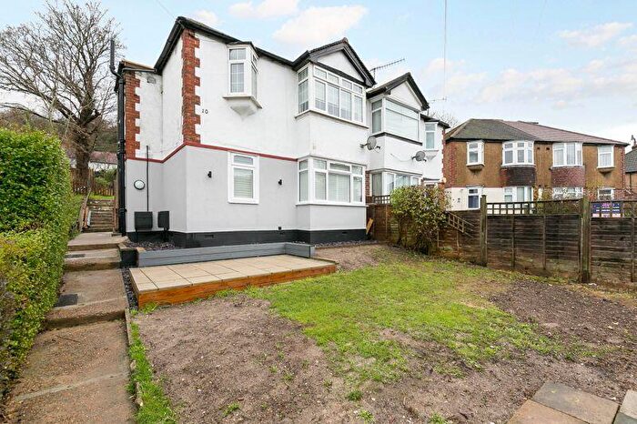 2 Bedroom Maisonette To Rent In Gomshall Gardens, Kenley, CR8