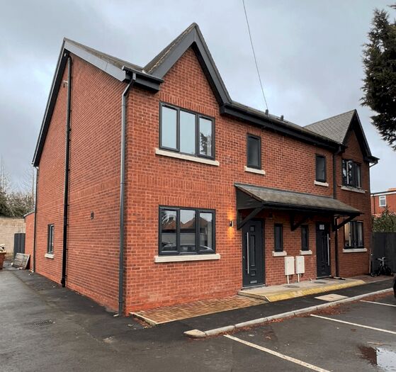 5 Bedroom Semi-Detached House To Rent In West Way, Heston, Hounslow, TW5