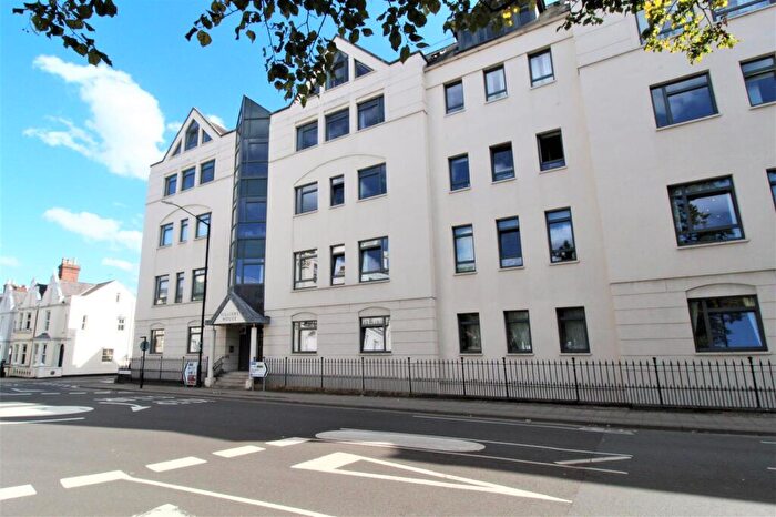 1 Bedroom Apartment For Sale In Clarendon Avenue, Leamington Spa, CV32