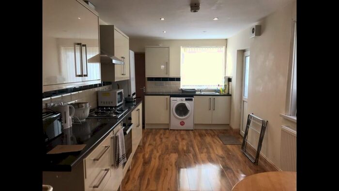 4 Bedroom House To Rent In Rhyddings Terrace, Brynmill, Swansea, SA2