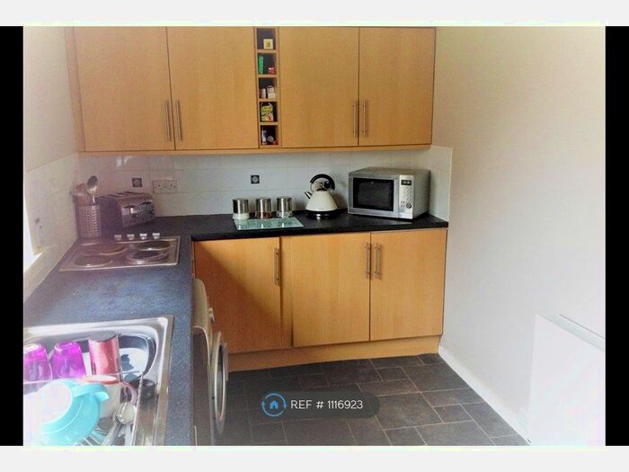2 Bedroom Flat To Rent In Burnfoot Avenue, Troon KA10