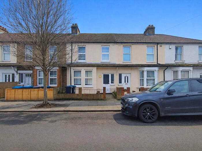 3 Bedroom Terraced House To Rent In Beaconsfield Road, EN3