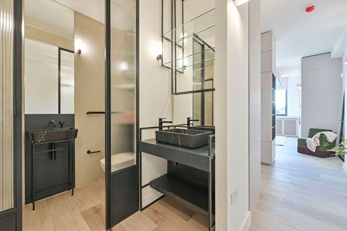 Studio To Rent In The Heights, Harrow On The Hill, Harrow, HA1