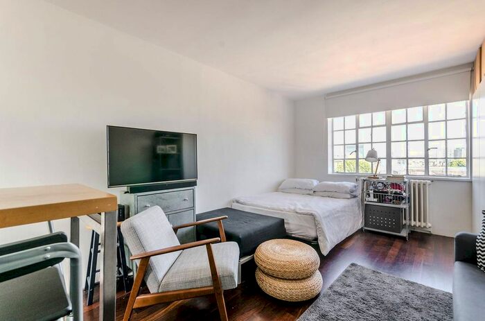 Studio To Rent In Woburn Place, Bloomsbury, London, WC1H