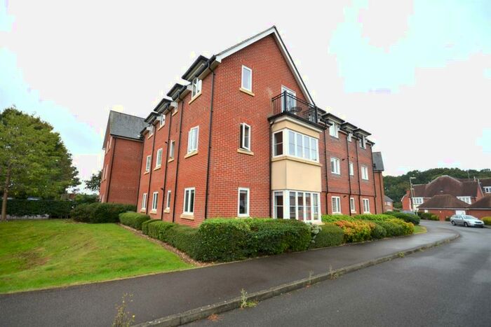 2 Bedroom Flat To Rent In Portland Way, Knowle, Fareham, PO17