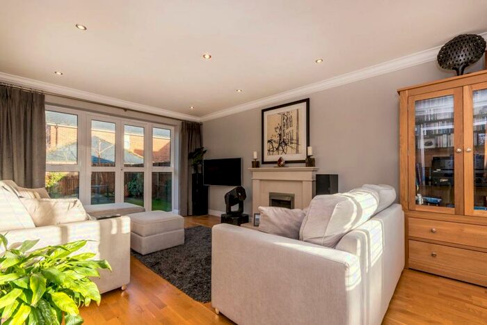 3 Bedroom Detached House To Rent In Glaziers Lane, Wanborough, Normandy, GU3