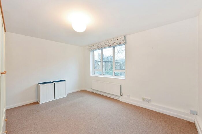 1 Bedroom Flat To Rent In Leamington House, Tavistock Road, Notting Hill, London, W11