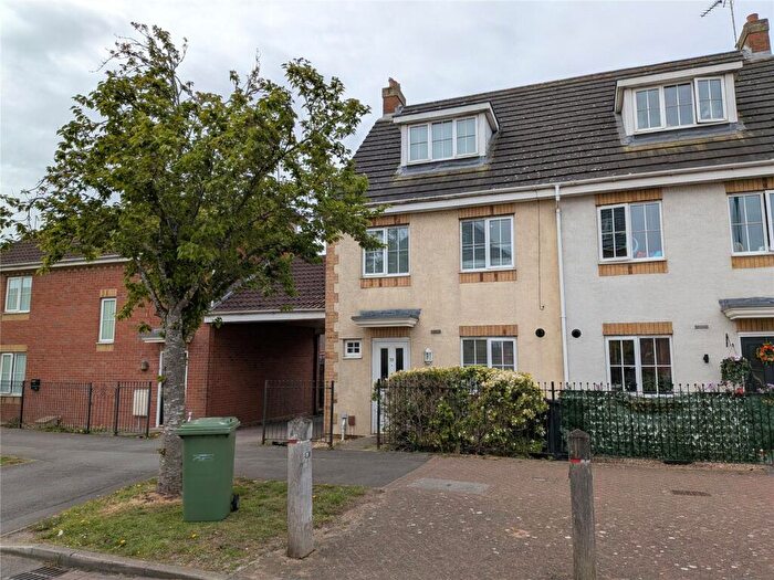 3 Bedroom End Of Terrace House To Rent In Vale Drive, Hampton Vale, Peterborough, Cambridgeshire, PE7