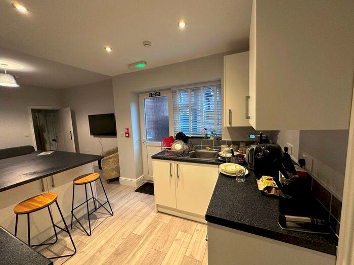 5 Bedroom Property To Rent In Longford Street, DE22