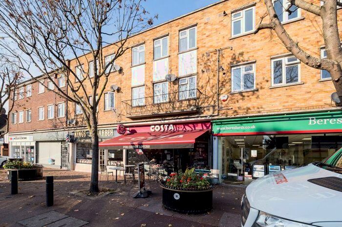 2 Bedroom Flat To Rent In Main Road, Gidea Park, Romford, RM2