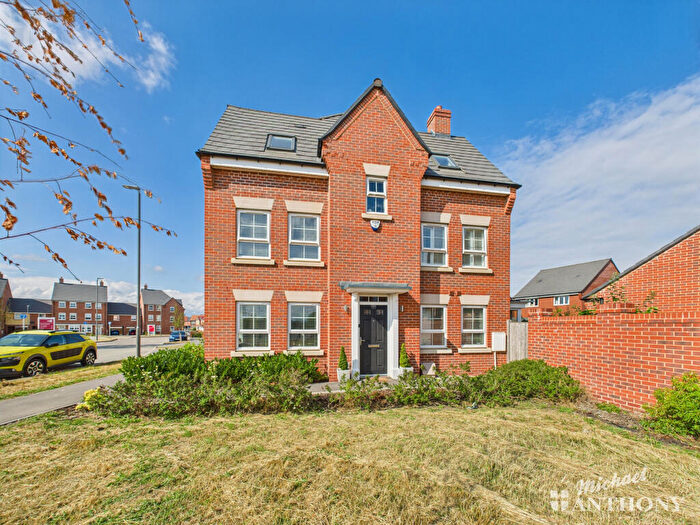 4 Bedroom Semi-Detached House For Sale In Armstrongs Fields, Kingsbrook, Aylesbury, Buckinghamshire, HP22